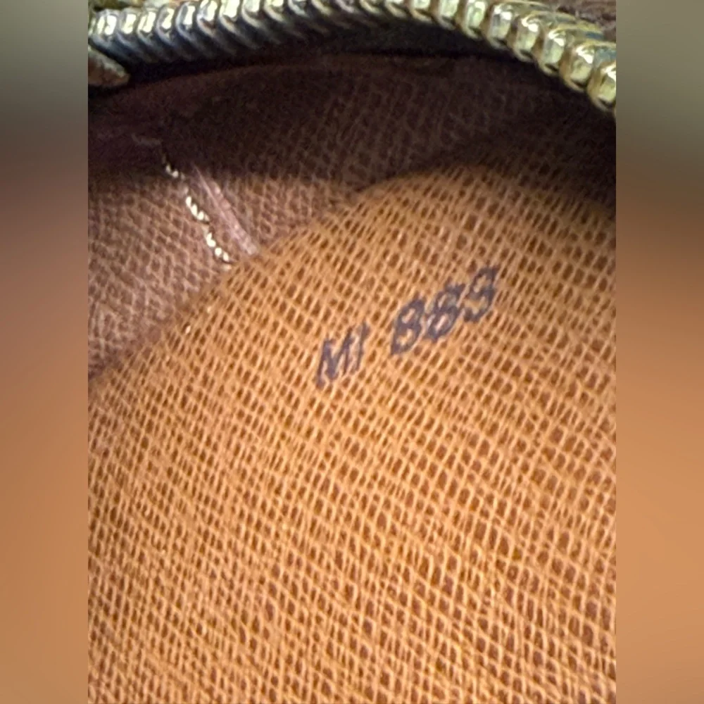 LOUIS VUITTON-MI883 Jeunefille Monogram Canvas Crossbody Bag - Picture 14 of 16